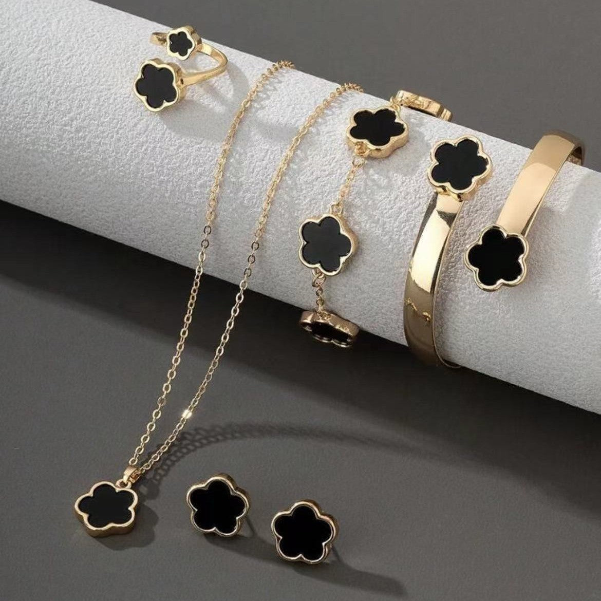 Conjunto de joyas Fortuna Eterna: Tu Luz de la Suerte MK02