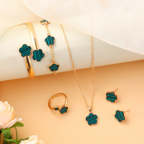Conjunto de joyas Fortuna Eterna: Tu Luz de la Suerte MK02