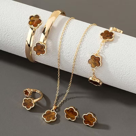 Conjunto de joyas Fortuna Eterna: Tu Luz de la Suerte MK02
